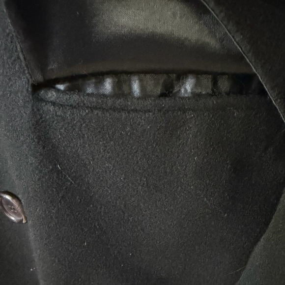 Burberry vintage Men's Black Trench Coat - Picture 2 of 12